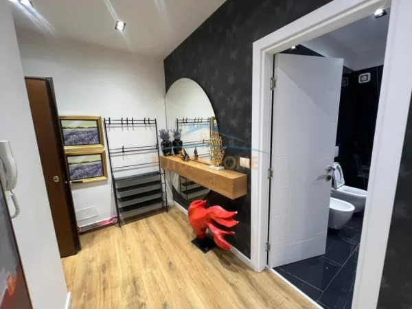 Tirane, shitet apartament 2+1+Ballkon Kati 3, 115 m² 259.000 € (Komuna Parisit, Tiranë.)