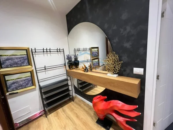 Tirane, shitet apartament 2+1 Kati 3, 115 m² 259.000 € (Komuna e Parisit)