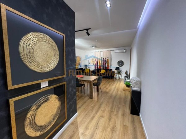 Tirane, shitet apartament 2+1 Kati 3, 115 m² 259.000 € (Komuna e Parisit)