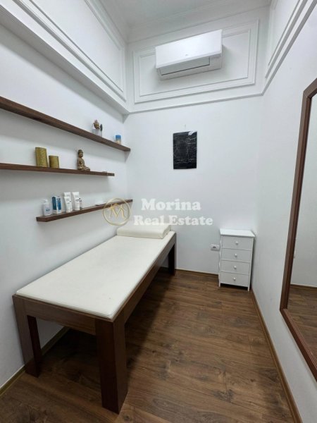 Tirane, jepet me qera ambjent biznesi Kati 0, 25 m² 250 € (Blloku)
