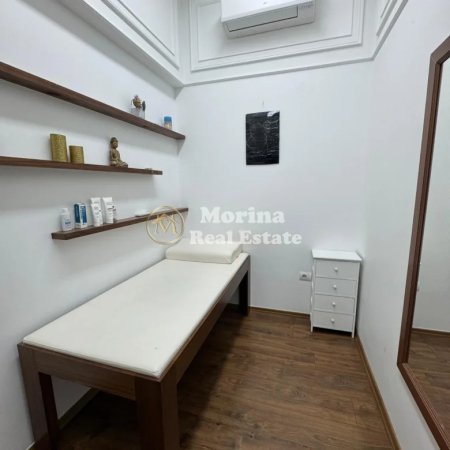 Tirane, jepet me qera ambjent biznesi Kati 0, 25 m² 250 € (Blloku)