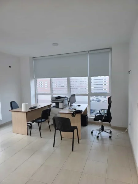 Tirane, jepet me qera zyre Kati 3, 60 m² 520 € (Bulevardi Zogu I Pare)