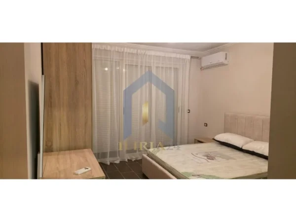 Tirane, shes apartament 2+1+Ballkon Kati 6, 120 m² (Apartament 2+1 me qira “Yzberisht”)