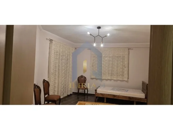 Tirane, shes apartament 2+1+Ballkon Kati 6, 120 m² (Apartament 2+1 me qira “Yzberisht”)