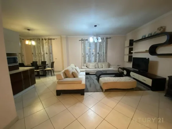 Tirane, jepet me qera apartament 3+1 Kati 1, 200 m² 600 € (Selite bot132294)