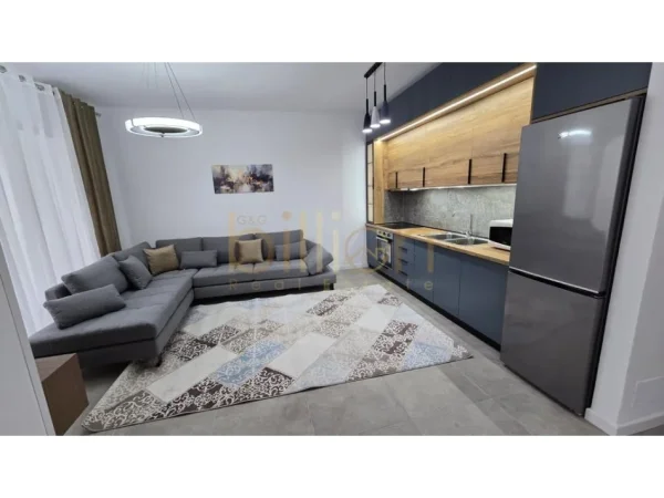 Tirane, jepet me qera 1+1 , 80 m² 550 € (Prane Klan TV)