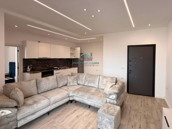 Vlore, shitet apartament 1+1+Ballkon Kati 9, 82 m² 125.000 € (VLORE)