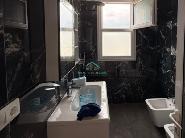 Vlore, shitet apartament 1+1+Ballkon Kati 9, 82 m² 125.000 € (VLORE)