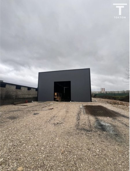 Tirane, jepet me qera magazine Kati 0, 400 m² 20.000 € (Rruga Musa Picari, Vore)