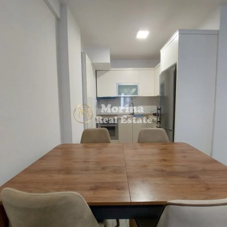 Tirane, jepet me qera apartament 1+1 Kati 5, 65 m² 500 € (Rruga 5 Maj)