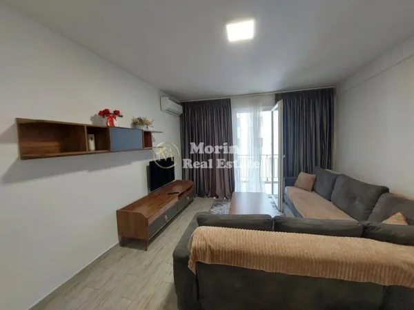 Tirane, jepet me qera apartament 1+1 Kati 5, 65 m² 500 € (Rruga 5 Maj)