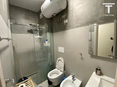 Tirane, jepet me qera apartament 1+1 Kati 3, 64 m² 520 € (astir)