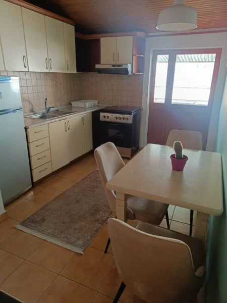 Shqiperi, jepet me qera apartament 1+1+Ballkon Kati 4, 60 m² 500 € (BLLOKU SAMI FRASHERI)
