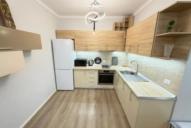 Tirane, jepet me qera apartament 2+1 Kati 11, 82 m² 1.200 € (sami frasheri)