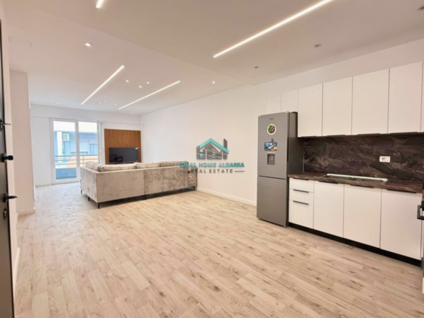 Vlore, shitet apartament 1+1+Ballkon Kati 9, 78 m² 120.000 € (VLORE)