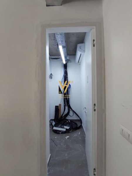 Tirane, jepet me qera zyre Kati 2, 370 m² 7.000 € (RRUGA E KOSOVAREVE)