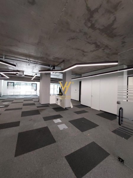 Tirane, jepet me qera zyre Kati 2, 370 m² 7.000 € (RRUGA E KOSOVAREVE)