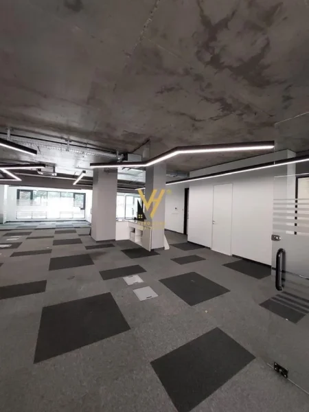 Tirane, jepet me qera zyre Kati 2, 370 m² 7.000 € (RRUGA E KOSOVAREVE)