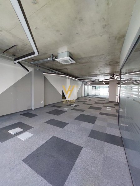 Tirane, jepet me qera zyre Kati 2, 370 m² 7.000 € (RRUGA E KOSOVAREVE)