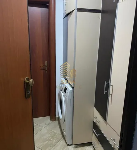Tirane, shitet apartament 2+1+Ballkon Kati 7, 100 m² 160.000 € (Fresku, Rruga Muhamet Deliu)