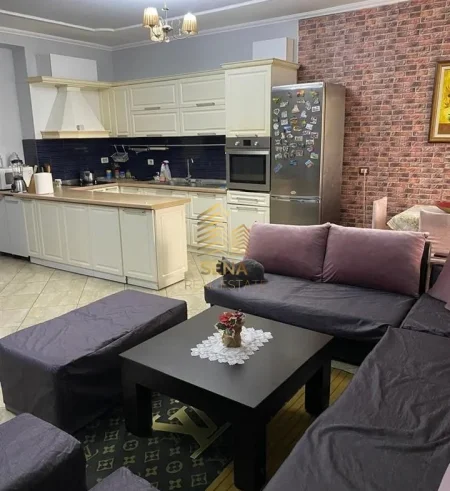 Tirane, shitet apartament 2+1+Ballkon Kati 7, 100 m² 160.000 € (Fresku, Rruga Muhamet Deliu)