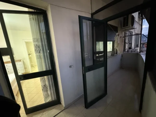 Tirane, jepet me qera apartament 2+1 Kati 1, 144 m² 620 € (Rruga sotir Caci)