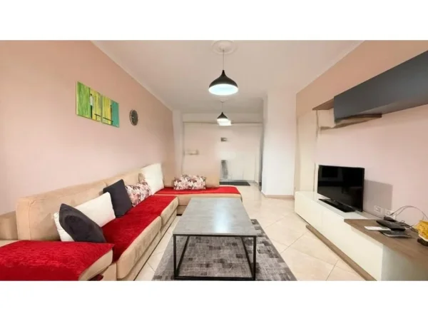 Tirane, jepet me qera apartament 2+1 Kati 3, 111 m² 500 € 