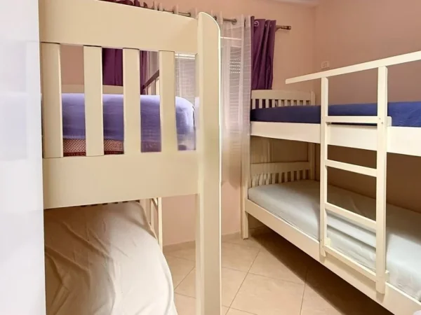 Tirane, jepet me qera apartament 2+1 Kati 3, 111 m² 500 € 