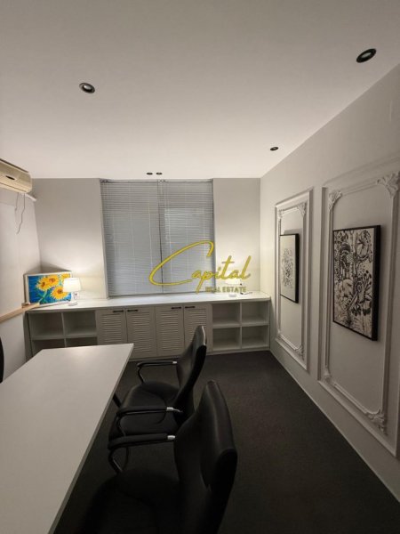 Tirane, jepet me qera zyre Kati 6, 70 m² 800 € (ISH BLLOKU)