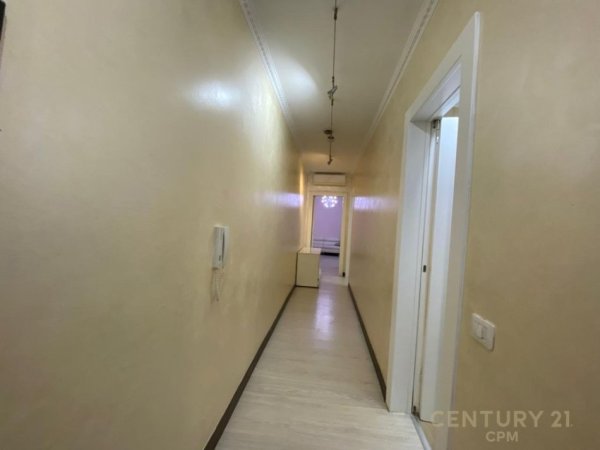 Tirane, jepet me qera apartament 1+1 Kati 3, 86 m² 550 € 