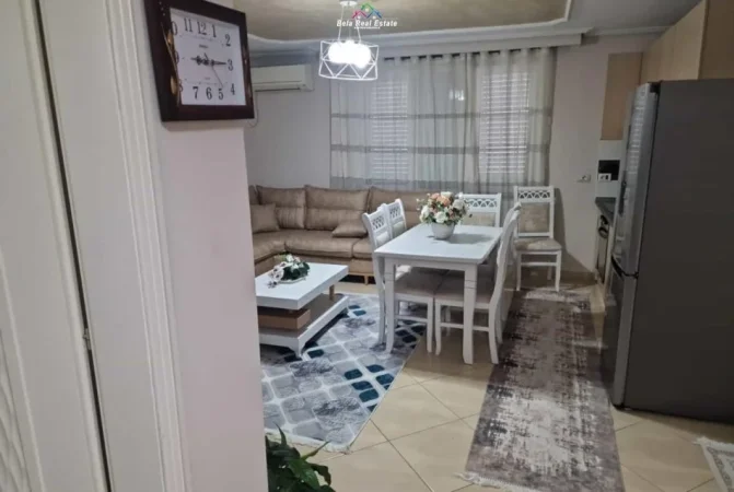 Tirane, jepet me qera apartament 2+1 Kati 5, 80 m² 625 € (Zogu i Zi)
