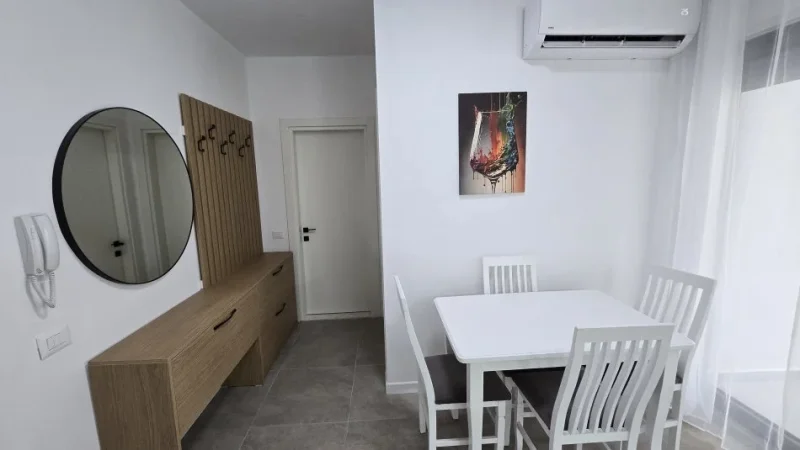 Tirane, jepet me qera apartament 1+1+Ballkon Kati 5, 68 m² 550 € (KINOSTUDIO)