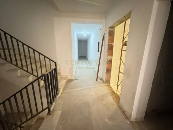 Tirane, shitet apartament 1+1 Kati 3, 60 m² 105.000 € 