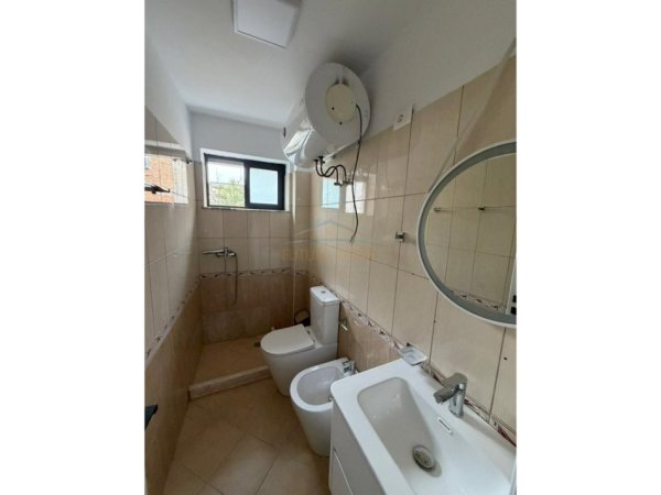 Tirane, jepet me qera apartament 1+1 Kati 3, 53 m² 600 € (21 Dhjetori , Prane Mozaikut)