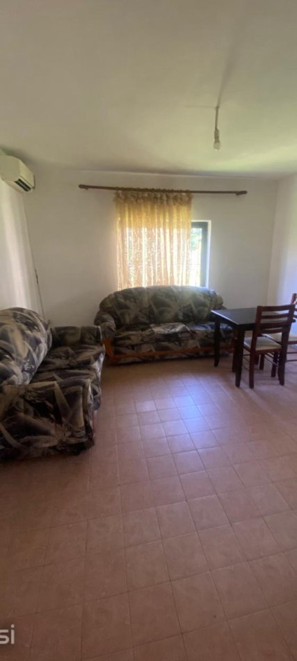 Tirane, jepet me qera shtepi 3+1 Kati 1, 90 m² 450 € (Pranë me Pallatin Eglo, Astir ,Tiranë)