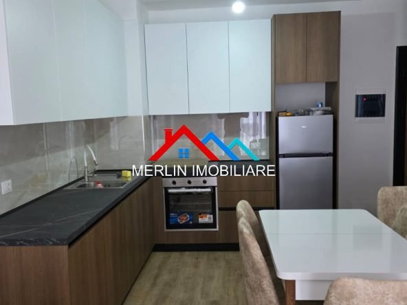 Tirane, jepet me qera apartament 2+1+Ballkon Kati 2, 73 m² 500 € (RRUGA GRYKA E KACANIKUT,UNIVERS CITY)