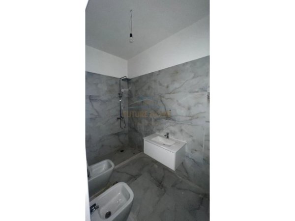 Tirane, shitet apartament 1+1 Kati 1, 52 m² 65.400 € (FRESK , Rruga e Dajtit)