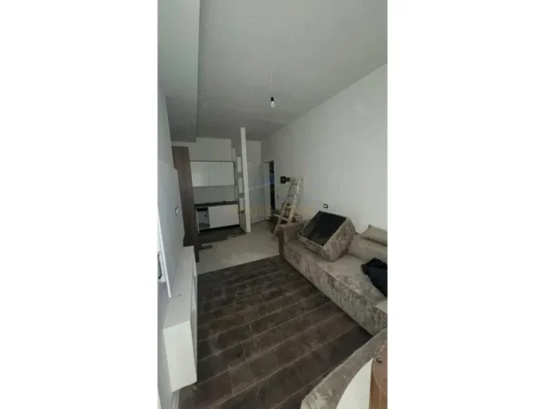 Tirane, shitet apartament 1+1 Kati 1, 52 m² 65.400 € (FRESK , Rruga e Dajtit)