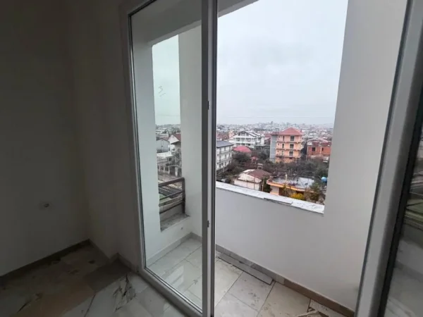 Tirane, shitet apartament 2+1+Ballkon Kati 3, 115 m² 149.000 € (Pallatet e Verdha)