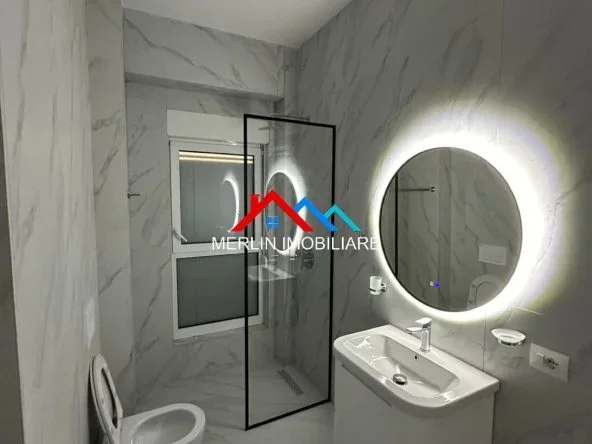 Tirane, jepet me qera apartament 1+1+Ballkon Kati 6, 77 m² 850 € (RRUGA SANDER PROSI, 21 DHJETORI)