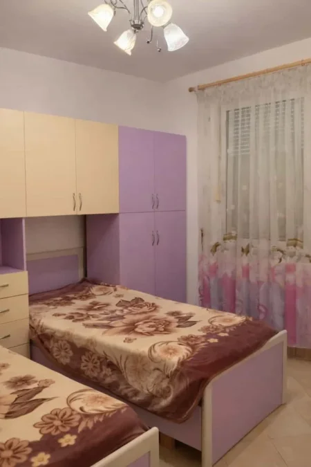 Tirane, jepet me qera apartament 2+1 Kati 4, 109 m² 600 € (Rruga Sokrat Miho)