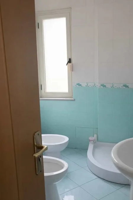 Tirane, jepet me qera apartament 2+1 Kati 4, 109 m² 600 € (Rruga Sokrat Miho)