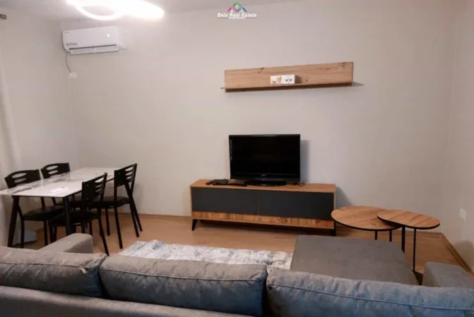 jepet me qera apartament 1+1 Kati 4, 70 m² 725 € (Rruga Muhamet Gjollesha)