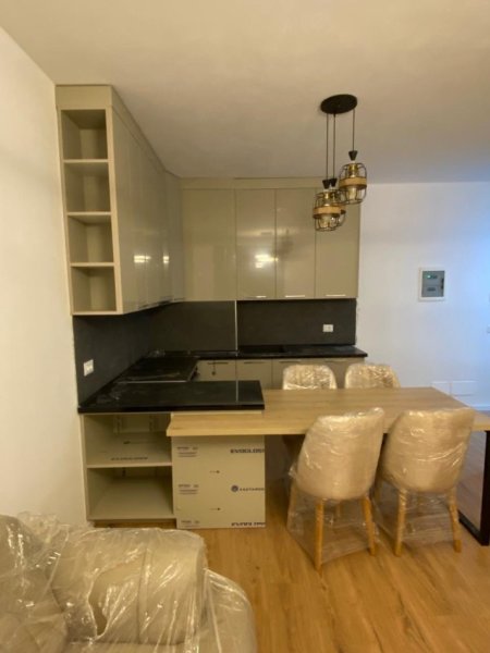Tirane, jepet me qera apartament 1+1+Ballkon Kati 3, 70 m² 550 € (Rruga Jordan Misja, Tiranë)