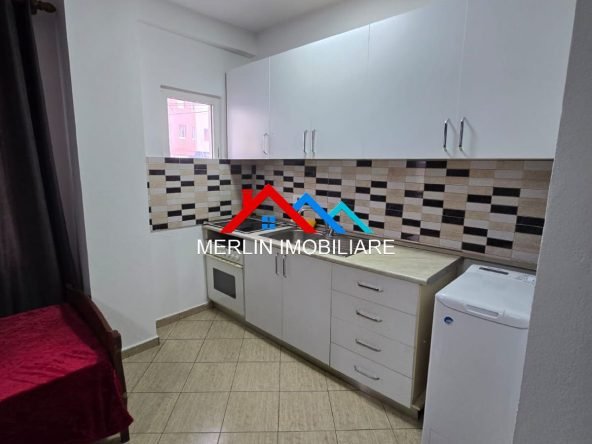 Tirane, jepet me qera apartament 1+1+Ballkon Kati 2, 58 m² 394 € (RRUGA ZINI SAKO,OXHAKU)