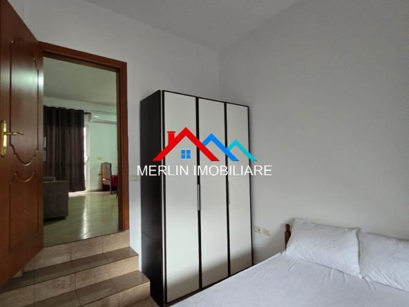 Tirane, jepet me qera apartament 1+1+Ballkon Kati 2, 58 m² 394 € (RRUGA ZINI SAKO,OXHAKU)