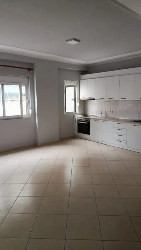 Tirane, jepet me qera apartament 2+1 , 80 m² 550 € (selvia)