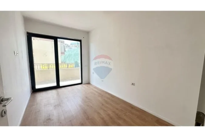 Tirane, shitet apartament 1+1 , 78 m² 178.000 € (Liqeni Thate)