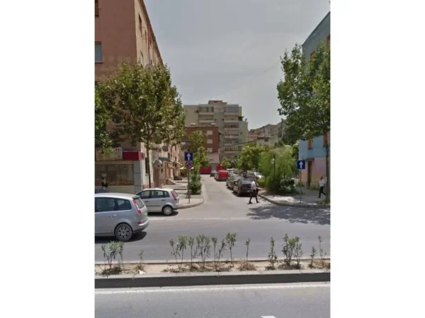 Tirane, jepet me qera Kati 0, 25 m² 350 € (Mine Peza)
