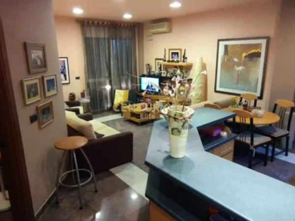Tirane, jepet me qera apartament 2+1 Kati 8, 96 m² 750 € (Myslym Shyri)
